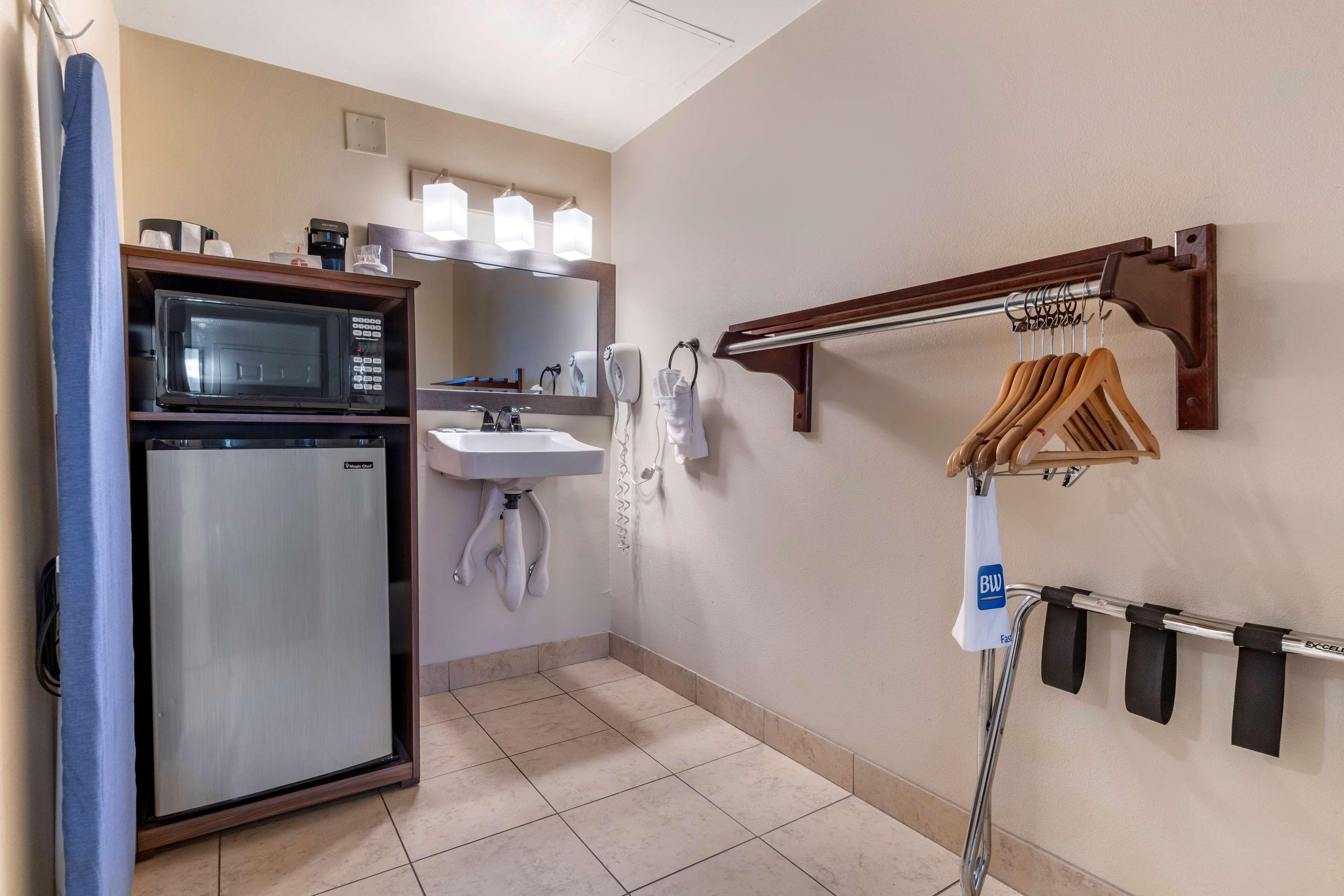 Best Western Town House Lodge Модесто Экстерьер фото