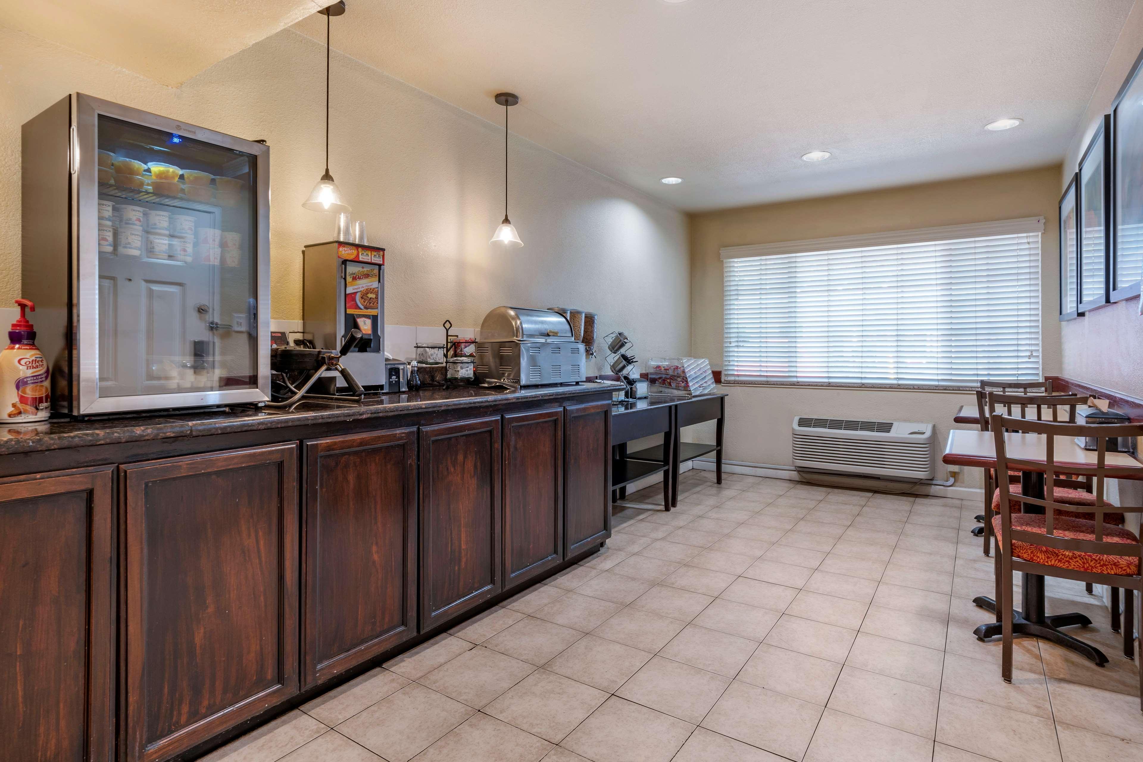 Best Western Town House Lodge Модесто Экстерьер фото