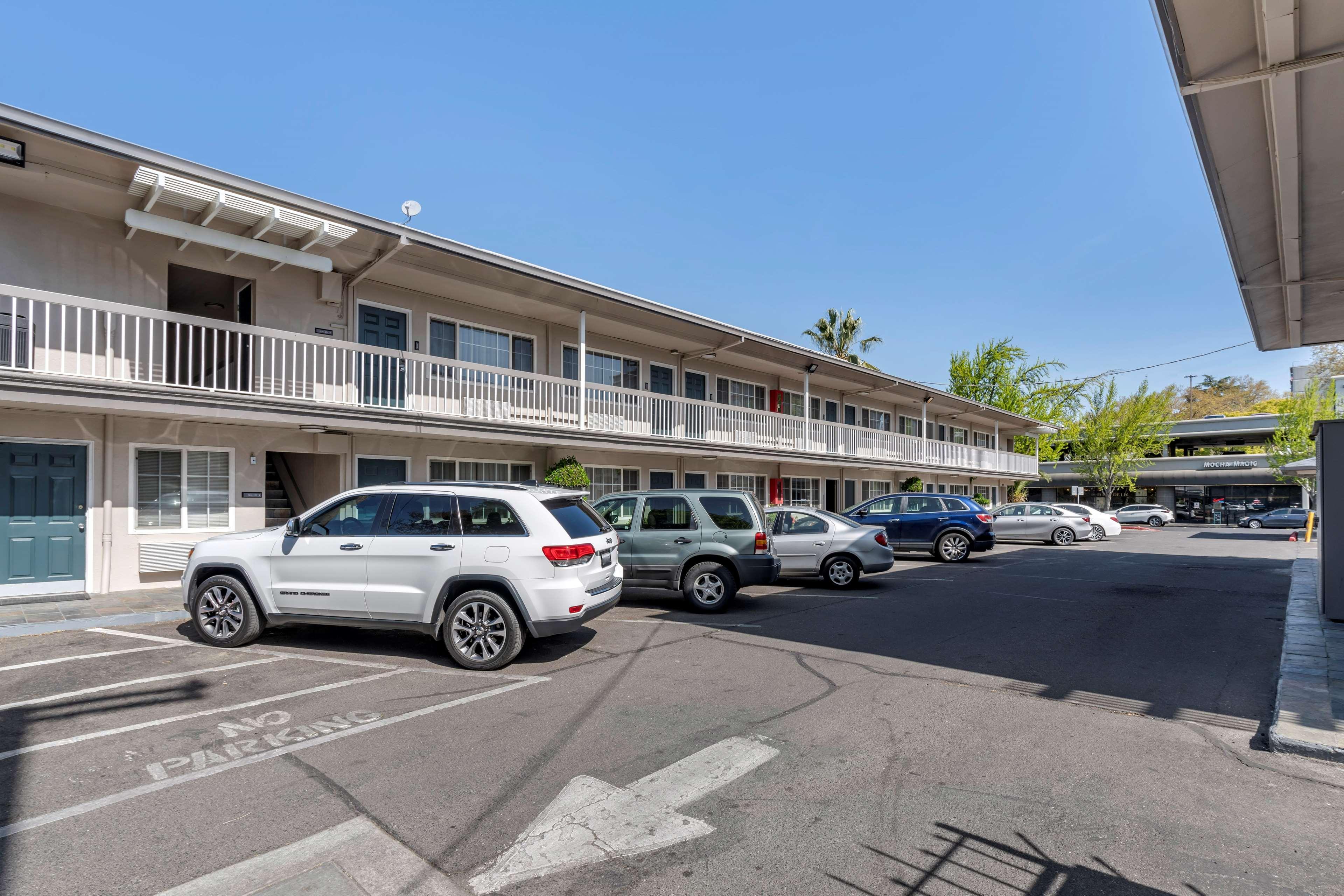 Best Western Town House Lodge Модесто Экстерьер фото