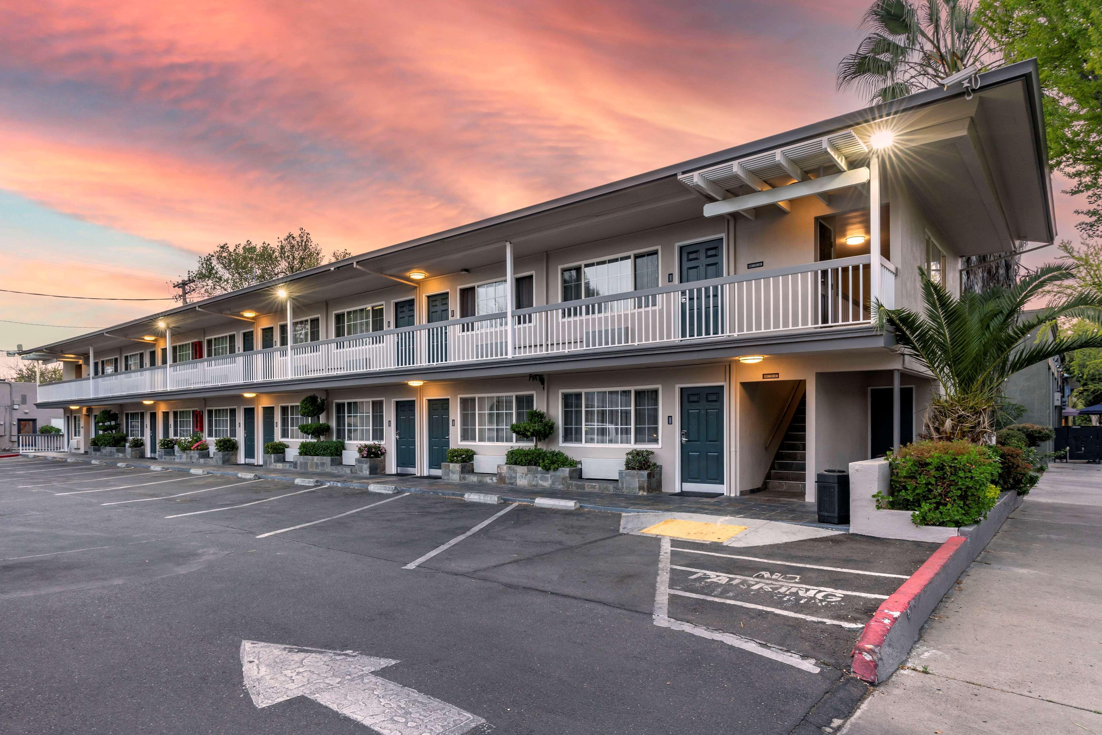 Best Western Town House Lodge Модесто Экстерьер фото