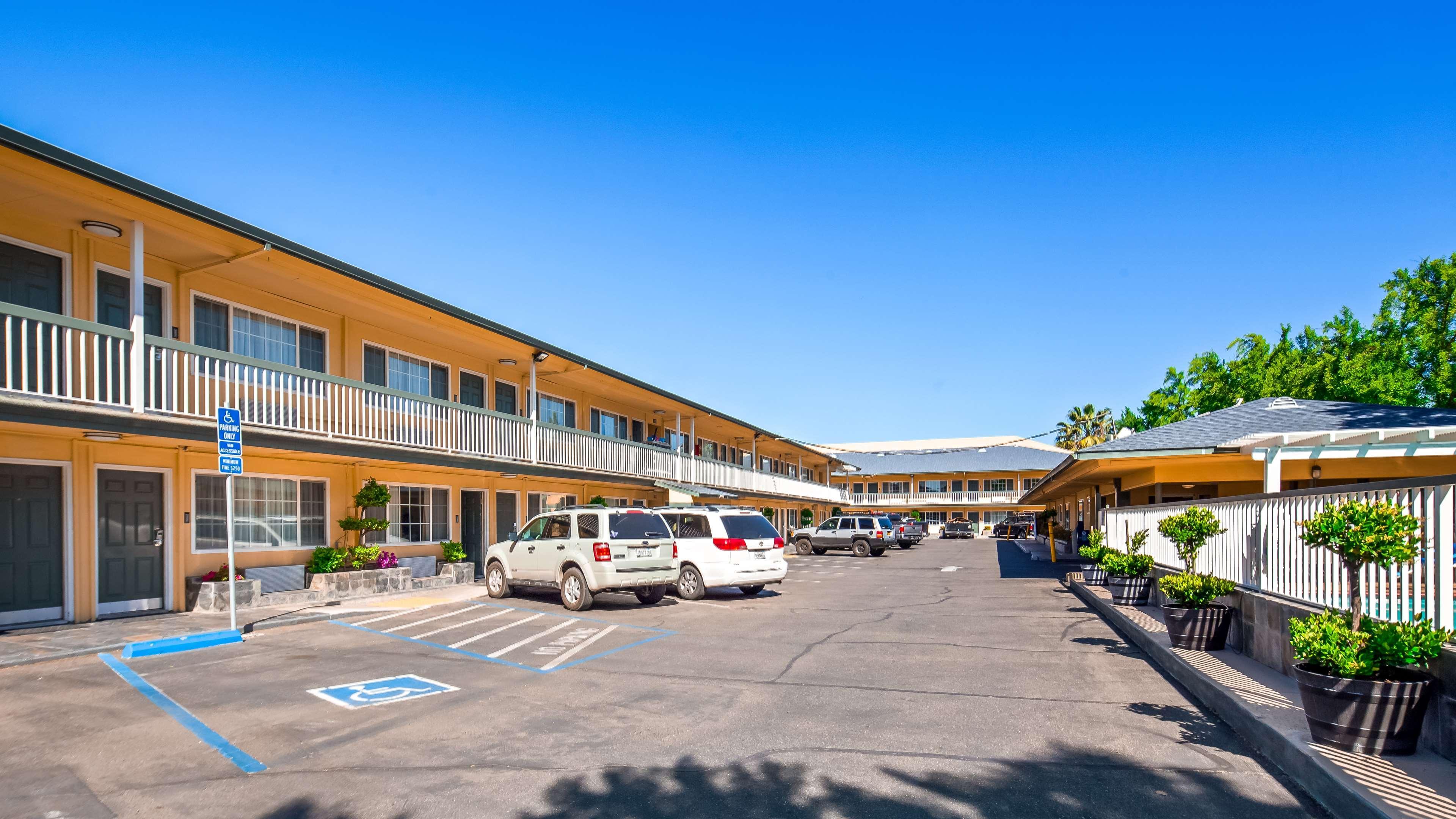 Best Western Town House Lodge Модесто Экстерьер фото