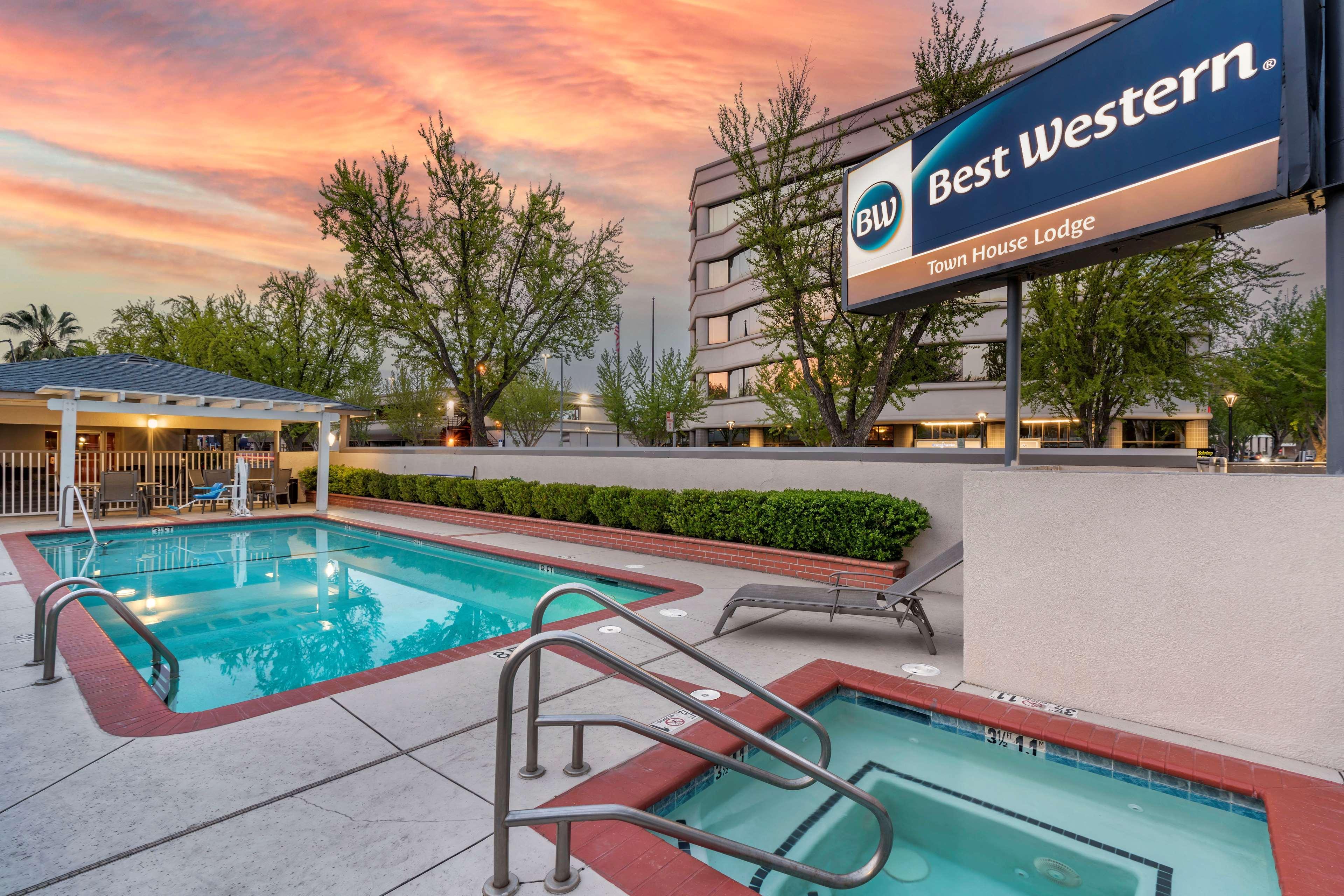 Best Western Town House Lodge Модесто Экстерьер фото