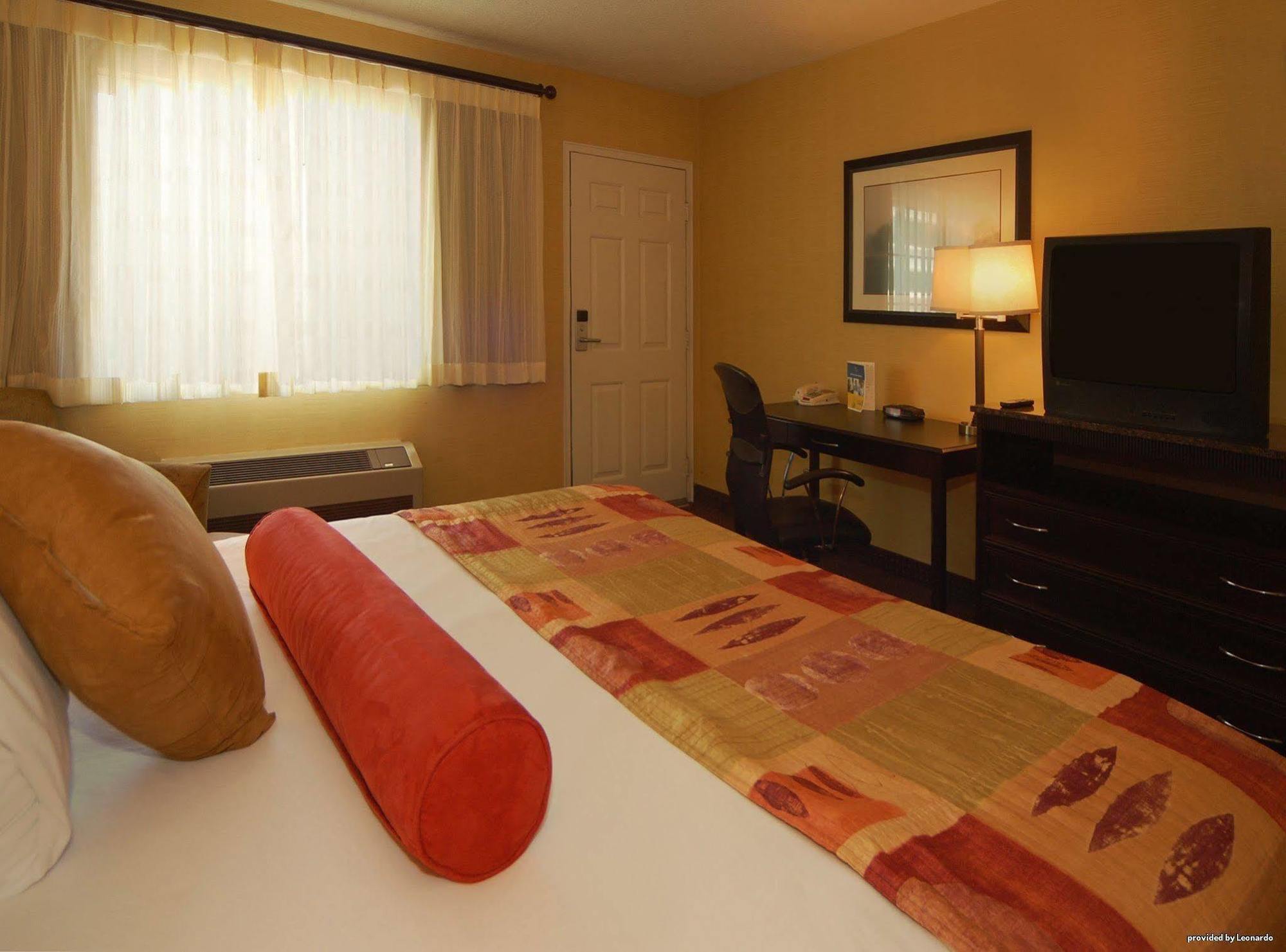 Best Western Town House Lodge Модесто Экстерьер фото