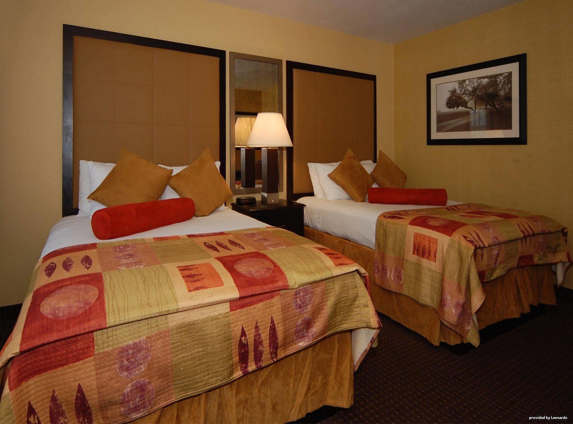 Best Western Town House Lodge Модесто Экстерьер фото