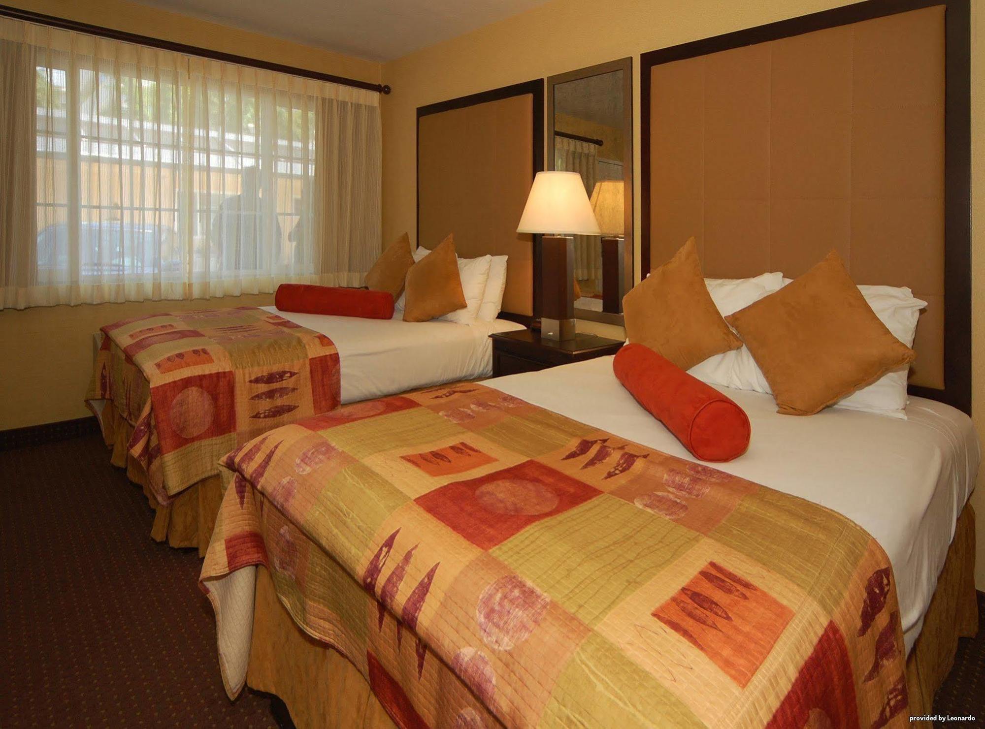 Best Western Town House Lodge Модесто Экстерьер фото